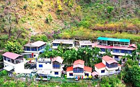 Baandal River Resort Maldevta